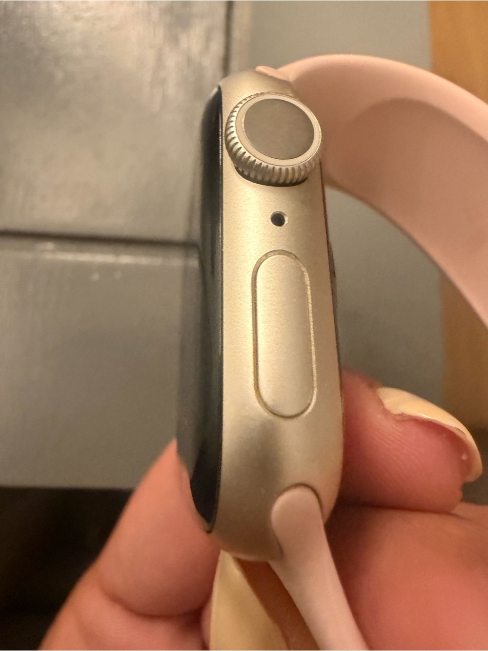 Apple Watch with Pink Sport Band - Silver Case series 8 / 41 mm
